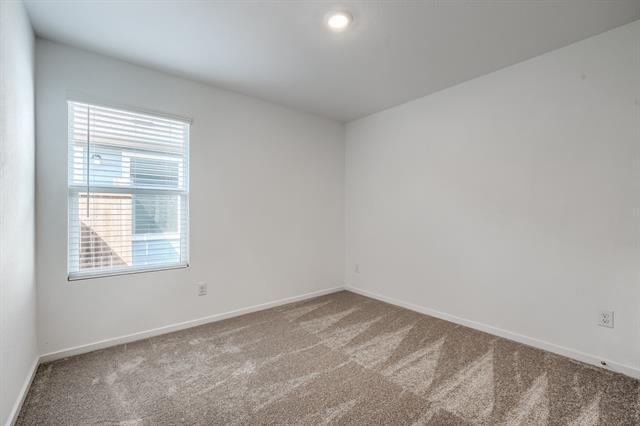 Building Photo - 4117 Equestrian Dr