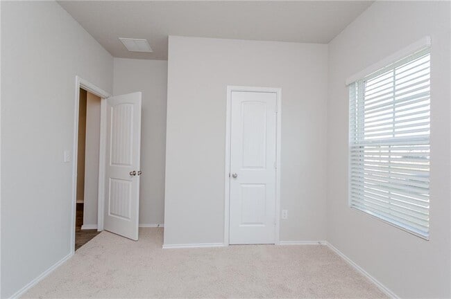 Building Photo - 13525 Brahmin Dr