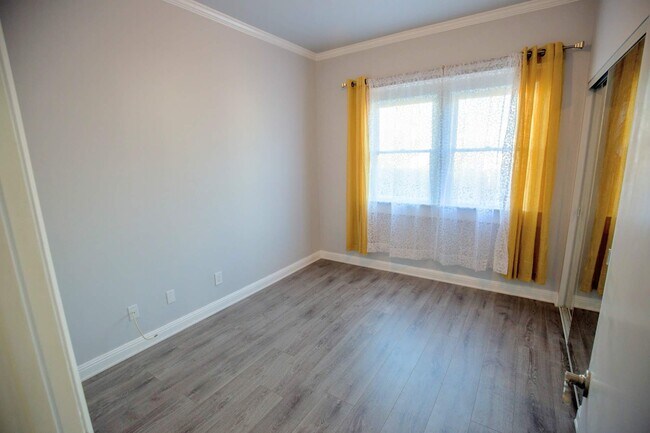 Bedroom 1 - 652 N Marengo Ave