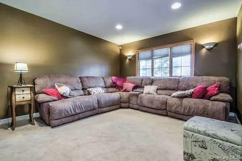 Building Photo - 24 Cable Ln