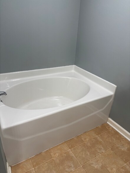 Building Photo - 2932 WaterStone Loop