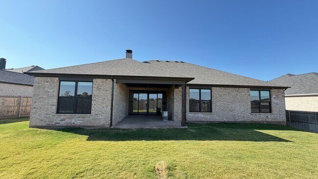 Building Photo - 5014 Cranbrook Dr