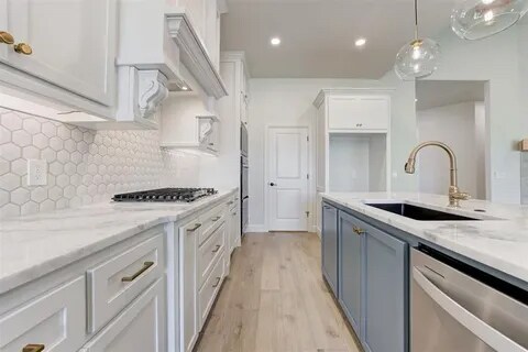 Building Photo - 3007 Pescara Dr