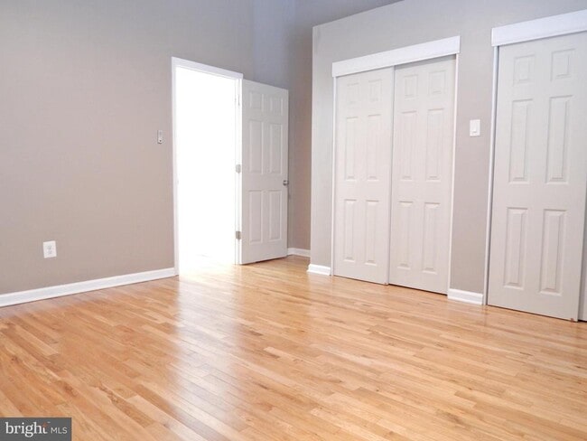 Building Photo - 101 Sarahs Ln