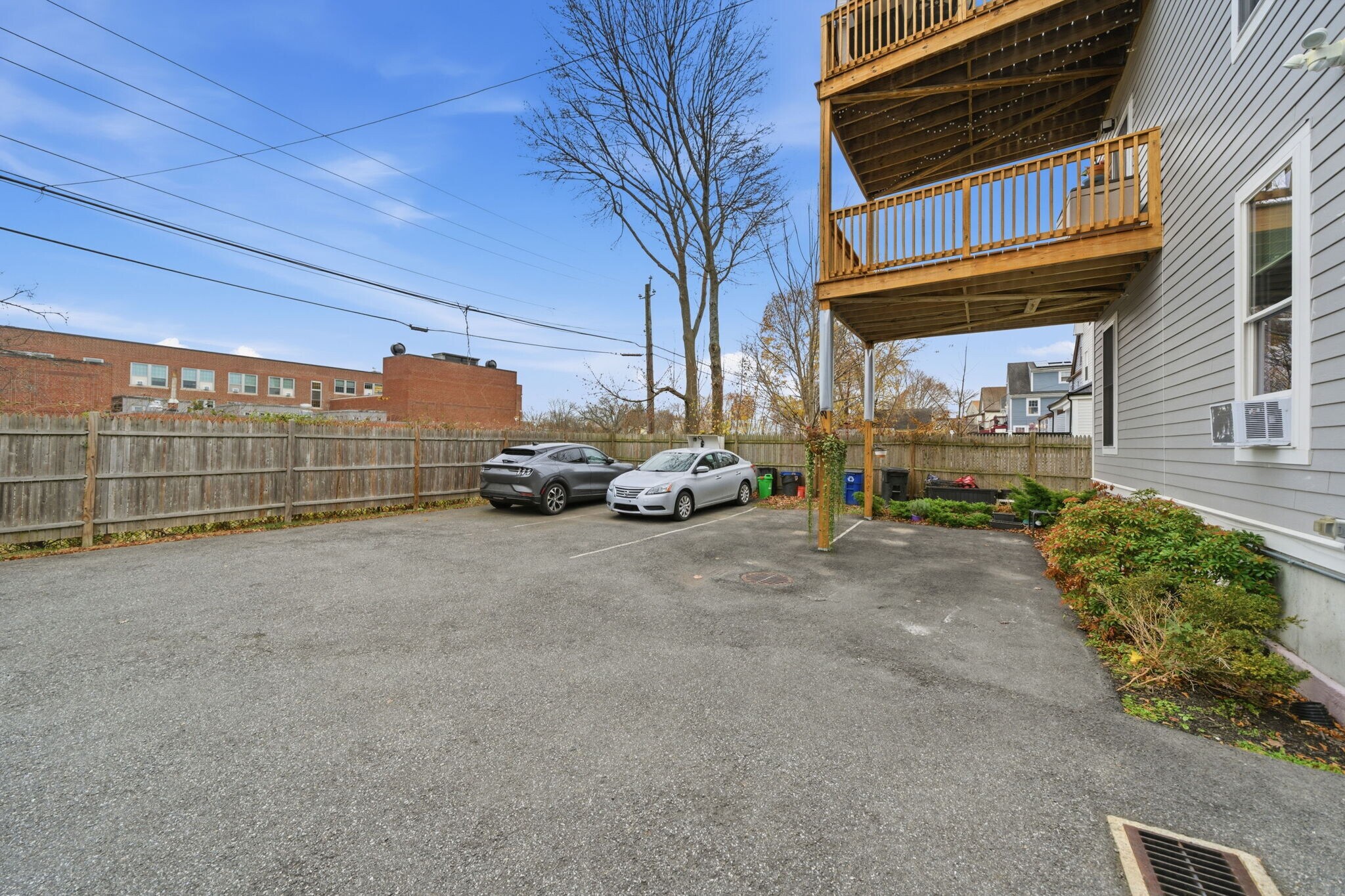 Building Photo - 68 Edson St