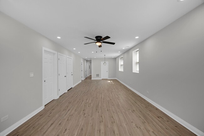 Building Photo - 6807 S Paulina St