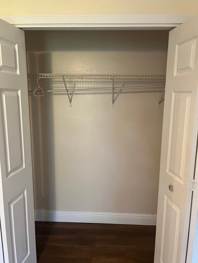 Building Photo - Beautiful 2/1 House in pass Christian, MS