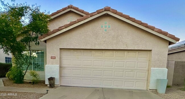 Building Photo - 4256 E Chaparosa Way