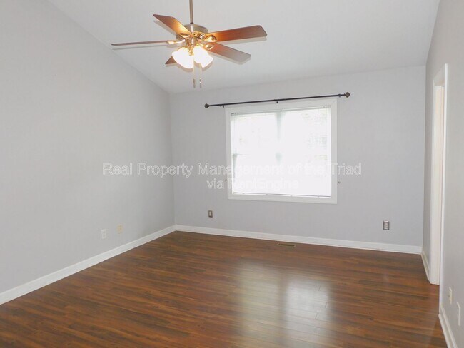 Building Photo - 2804 Mitchell Wood Dr