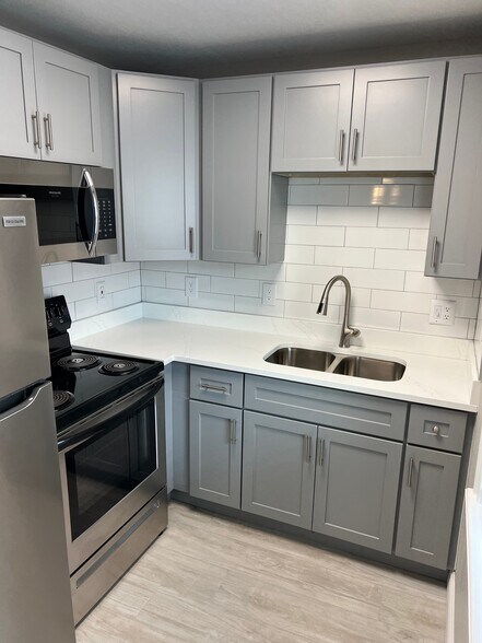 Building Photo - 1 Bed/1 Bath - Unit 7