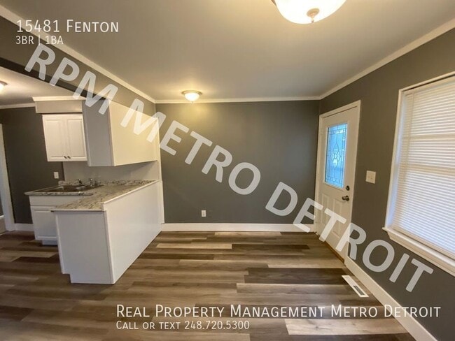 Building Photo - 15481 Fenton-
