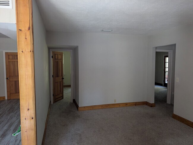 Building Photo - 6060 E Forest Trail Dr