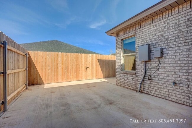 Building Photo - 1256 N 7th St