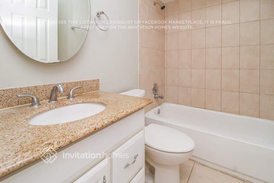 Building Photo - 3362 Bougainvillea Dr
