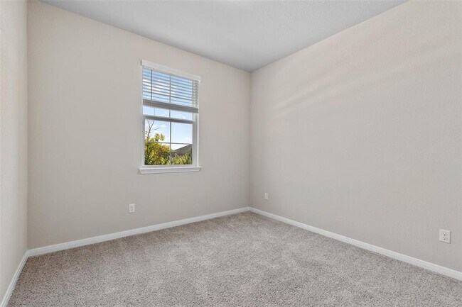 Building Photo - 116 Fair Anne Dr