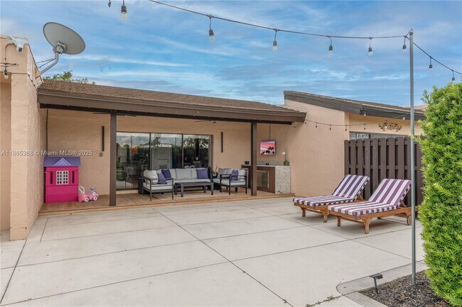 Building Photo - 7225 Coldstream Dr