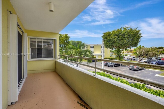 Building Photo - 10755 SW 108th Ave