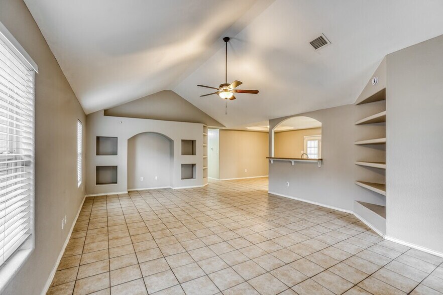 Building Photo - 18719 Reynolds Park Dr