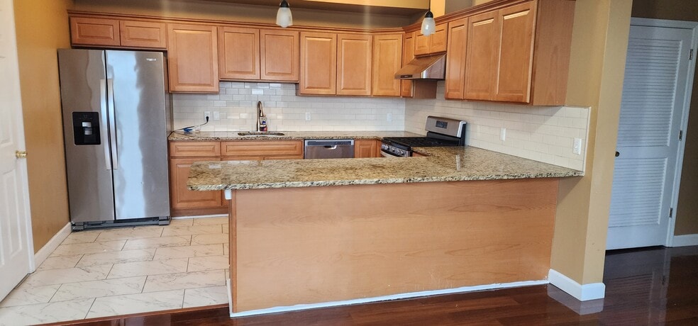 Building Photo - 25 Cottage St