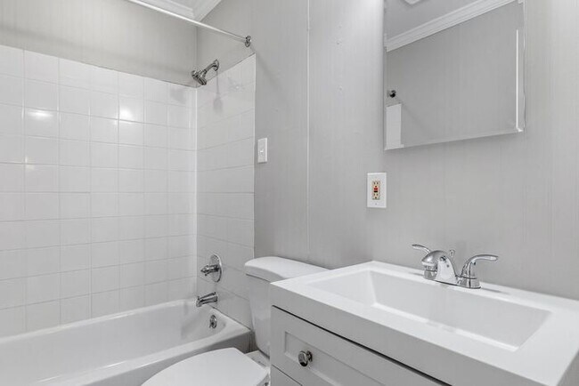 Building Photo - Updated Home with Hardwood Floors, LR & De...