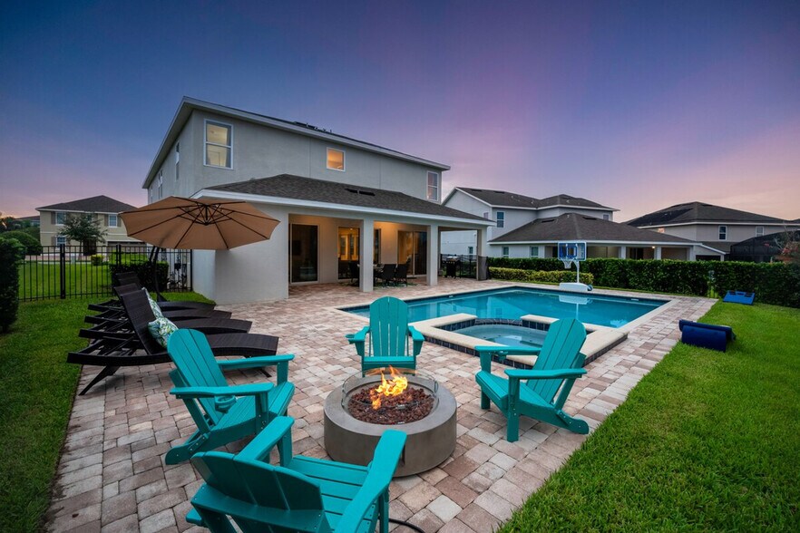 Building Photo - 421 Burma St