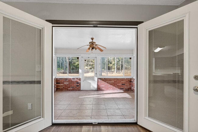 Building Photo - 314 Nottingham Way