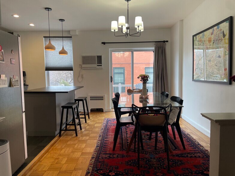 Building Photo - 3446 Corlear Ave