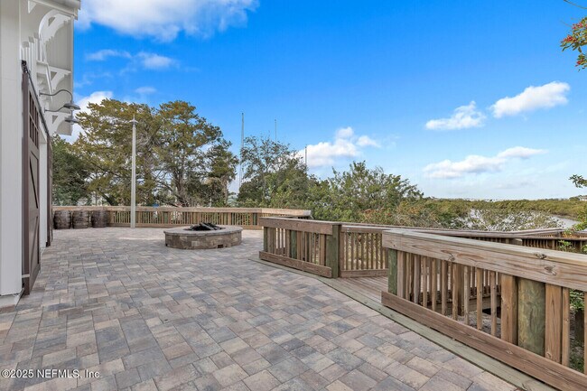 Building Photo - 133 Leeward Island Dr