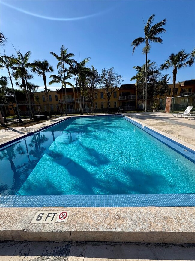 Building Photo - 13700 SW 62nd St