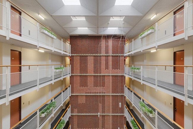 Building Photo - 29 Concord Ave