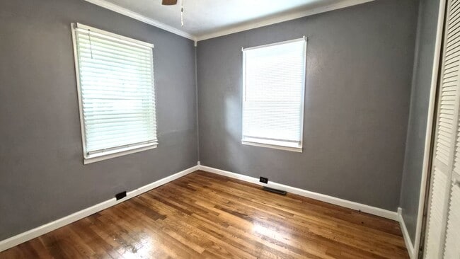 Building Photo - 332 N Fishtrap Rd