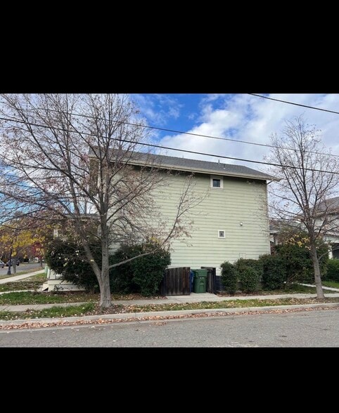 Building Photo - 804 Kite Ln