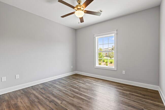 Building Photo - 1428 Gatewood Pl
