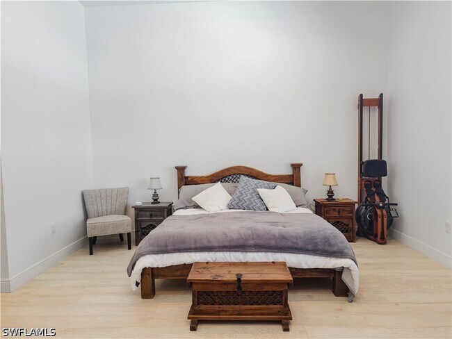 Building Photo - 5169 Roma St S