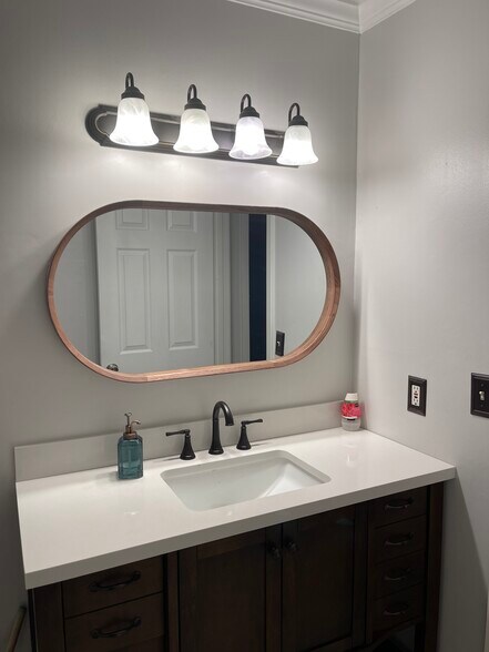 Building Photo - 5526 Mountain Springs Cir