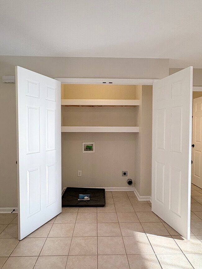 Building Photo - 401 Catalpa Cir