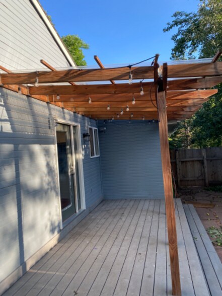 Building Photo - 1336 Sioux Blvd