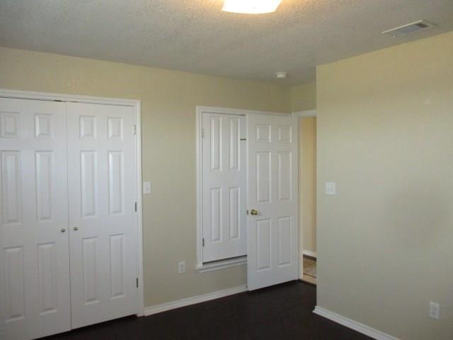 Building Photo - 3/2/2 Old Granbury Estates! Very nice home...