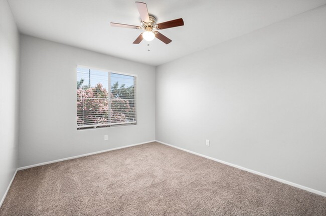 Building Photo - **7543 W Liberty Pkway #655 Fontana** Beau...