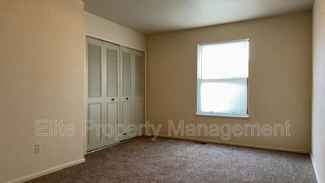 Building Photo - 1988 N Salem Ave