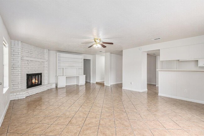 Building Photo - 9418 Spiralwood Ln