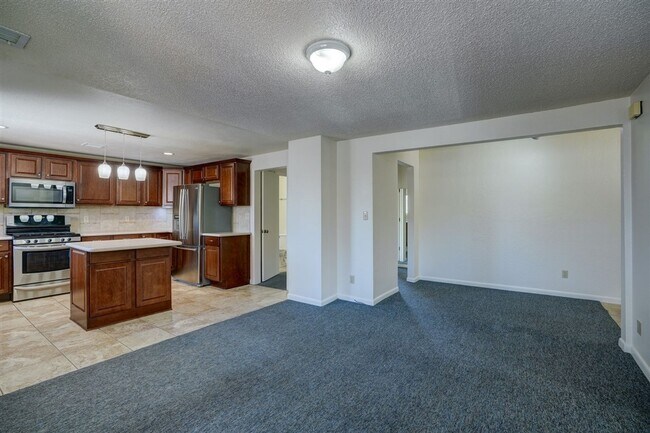 Building Photo - 812 Coronado Ave