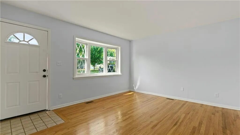 Building Photo - 16400 E 17th St S