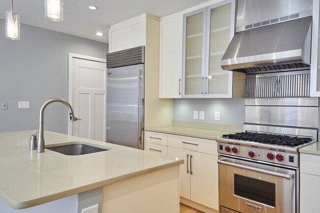 Building Photo - 1610 N Queen St