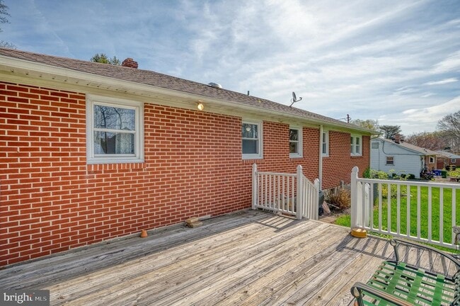 Building Photo - 1016 Winfield Dr