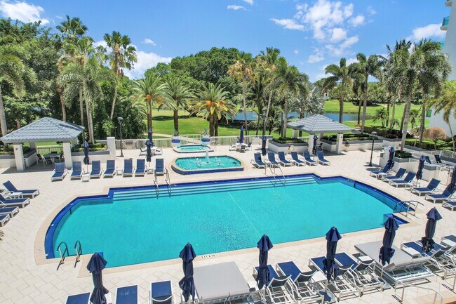 Building Photo - 550 SE Mizner Blvd