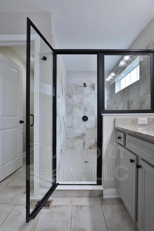 Building Photo - 1412 Leesland Dr
