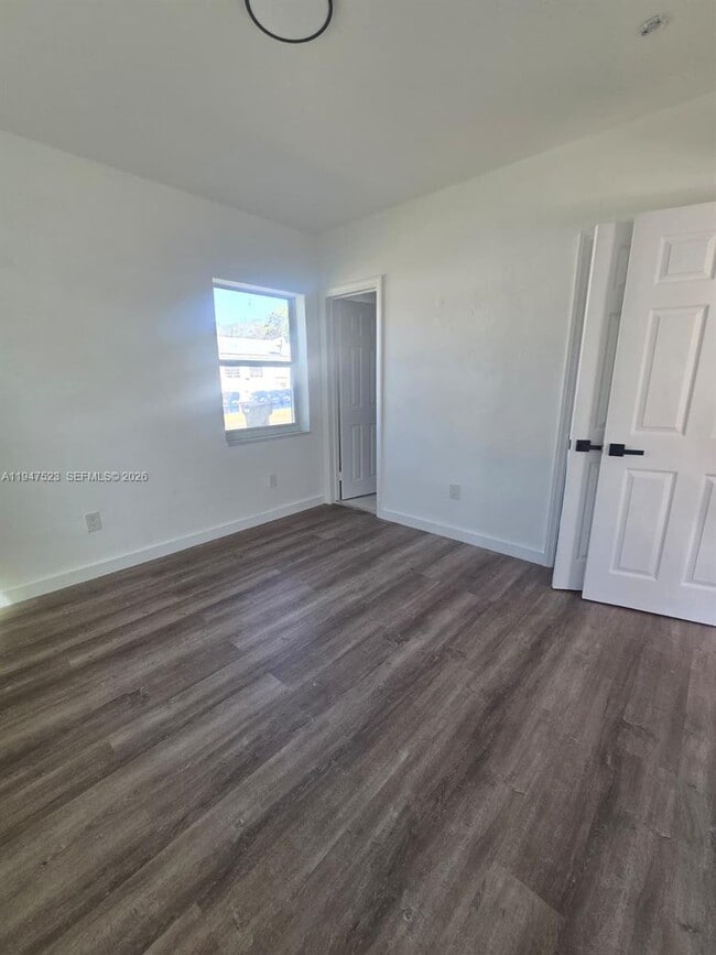 Building Photo - 1945 NE 171 St