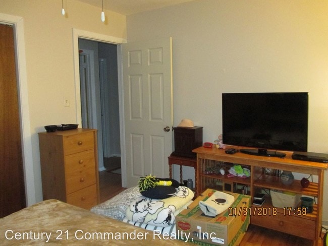 Building Photo - 3 br, 1 bath House - 2508 W 21st Street