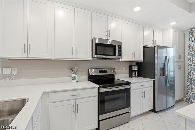 Building Photo - 14204 Heritage Landing Blvd